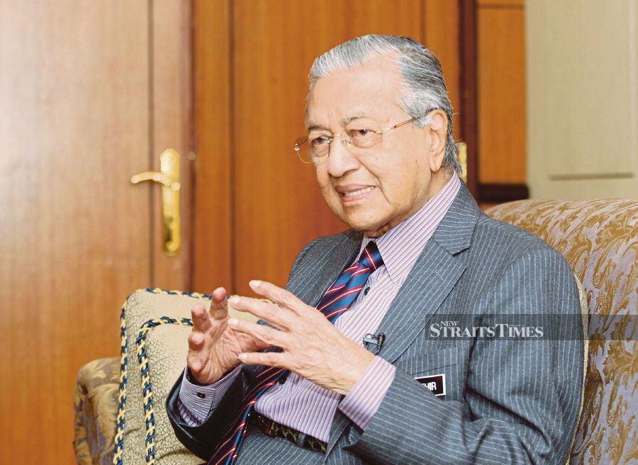 Former prime minister Tun Dr Mahathir Mohamad expresses frustration with the justice system. - NSTP file pic