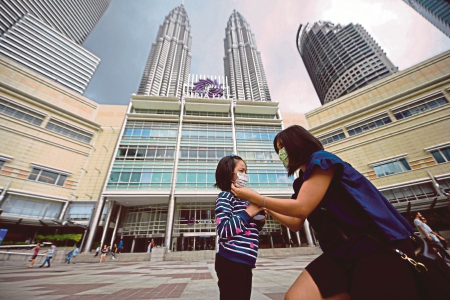 KLCCP Stapled Group has a diverse property portfolio largely located within the KL city centre comprising prime Grade A office buildings, Suria KLCC, and Mandarin Oriental, Kuala Lumpur hotel. Bernama/Photo