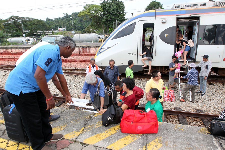 Snapped Cable Leads To Ets Service Disruption Between Kuang And Sungai Buloh