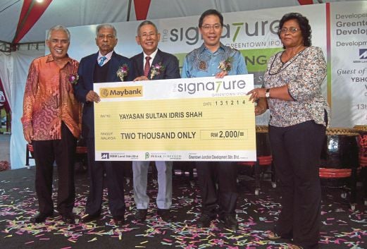 Greentown Junction Gives Rm8 000 To Charity