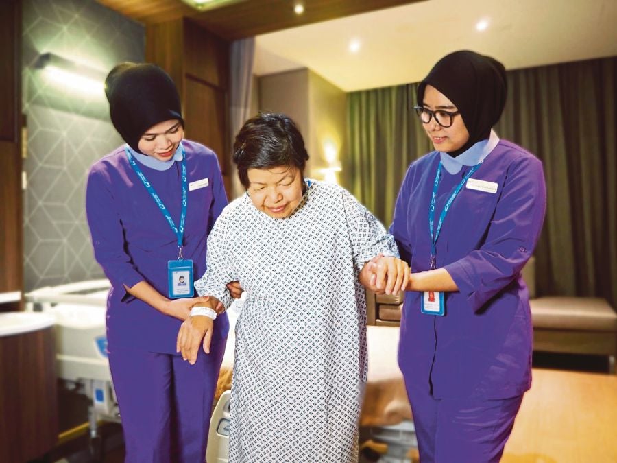 The Health Ministry has predicted a deficit of 8,000 nurses within the next two years.