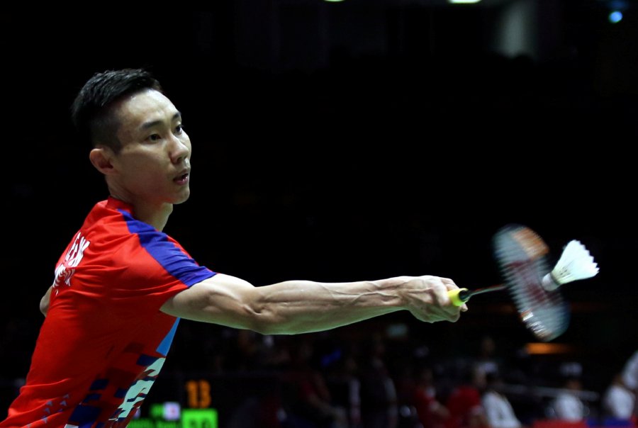 Lee Chong Wei in action against Indonesia’s Anthony Ginting in the Thomas Cup quarter-final in Bangkok today. Pic by MOHD YUSNI ARIFFIN