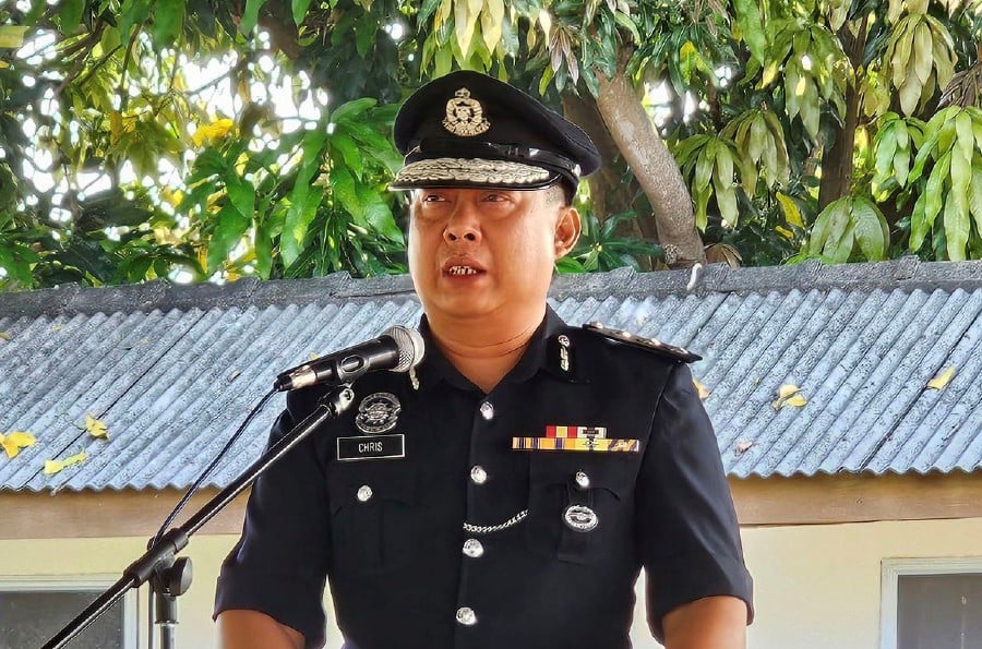 Melaka Tengah district police chief, Assistant Commissioner Christopher Patit, said the police received a report from a 62-year-old retired government servant at 10.21am today. PIC COURTESY OF PDRM