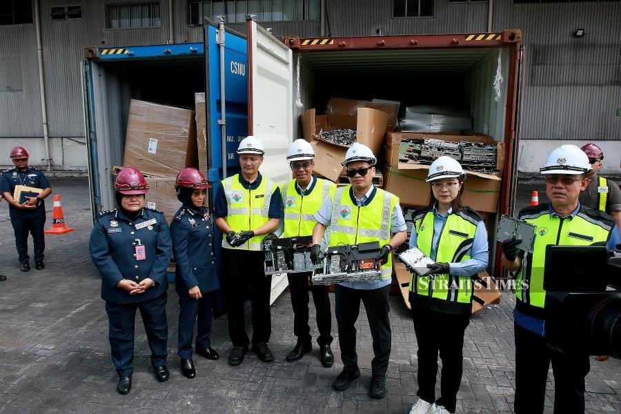 Natural Resources and Environmental Sustainability Minister Nik Nazmi Nik Ahmad said this was one of the government’s efforts to combat illegal e-waste import syndicates. NSTP/FAIZ ANUAR