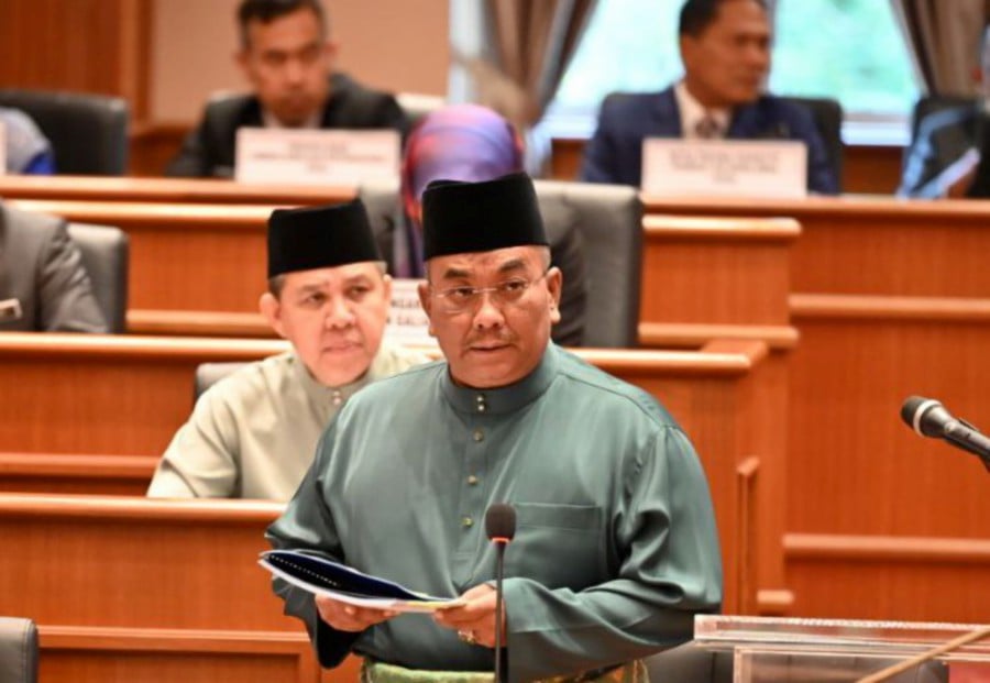 Menteri Besar Datuk Seri Muhammad Sanusi Md Nor said following the approval, the state government is expected to earn 15 per cent royalty from the REE minerals exploration. PIC COURTESY OF SUK