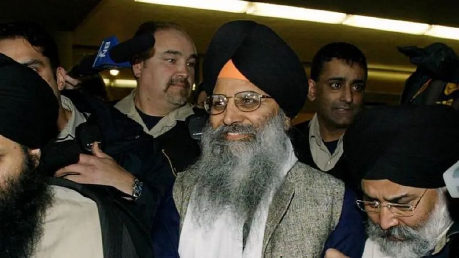 Ripudaman Singh Malik pictured here leaving a Vancouver court in 2005 after he was found not guilty of murder -REUTERS PIC