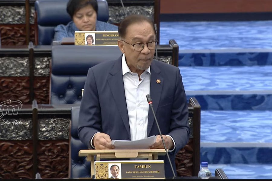 Datuk Seri Anwar Ibrahim said he strongly opposed the opposition bloc, who left the Dewan Rakyat en masse, in protest over his “sudden” motion to congratulate the new King and thank the previous one, Al-Sultan AbdullahRi’ayatuddin Al-Mustafa Billah. PIC COURTESY OF RTM