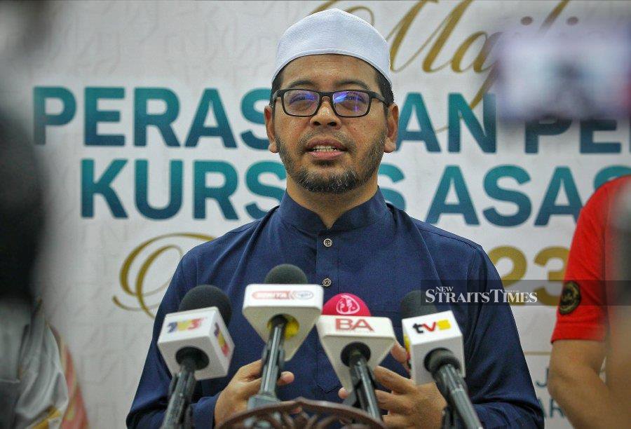 Deputy Minister in the Prime Minister’s Department (Religious Affairs) Dr Zulkifli Hasan said that based on Clause 2, Article 72 and Second List in the Ninth Schedule of the Federal Constitution, matters pertaining to Islamic law are under the jurisdiction of the respective states. STR/AZRUL EDHAM