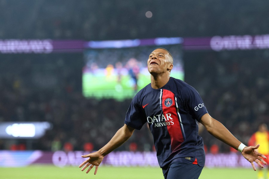 PSG's Mbappe unfazed by transfer speculation