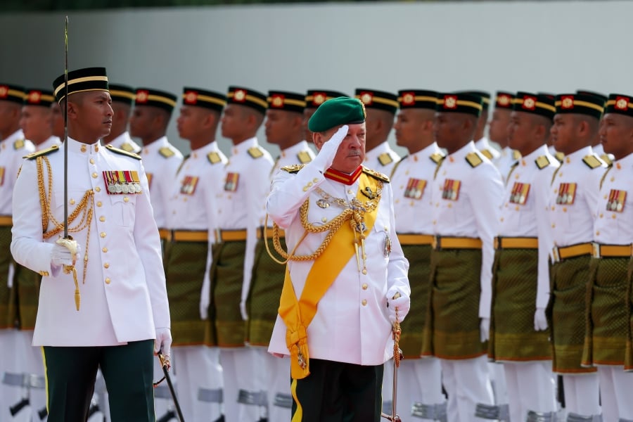 His Majesty Sultan Ibrahim, King of Malaysia, has conveyed greetings to all Malaysian army personnel and veterans, and those who have served the military branch, in conjunction with its 91st anniversary today. - BERNAMA pic