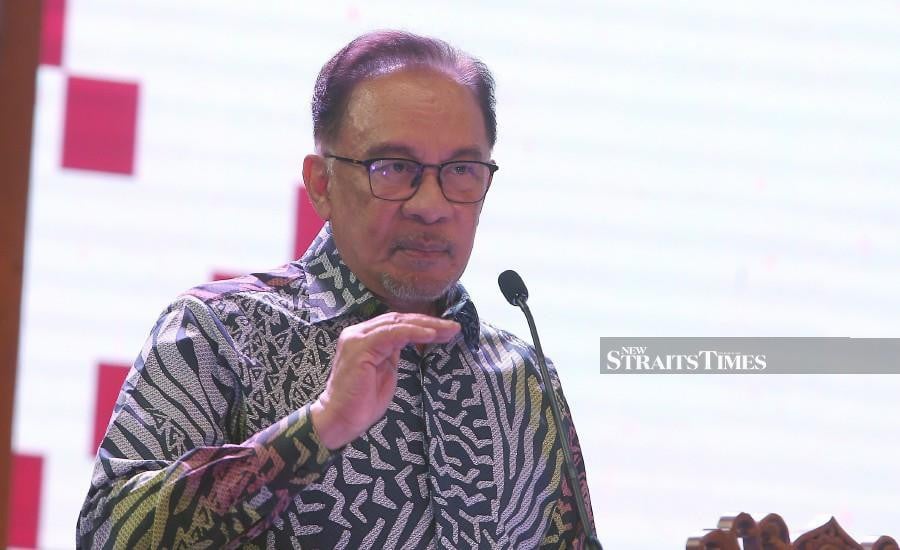 Prime Minister Datuk Seri Anwar Ibrahim says the government will continue efforts to enhance the “Back to School” assistance programme. NSTP file pic