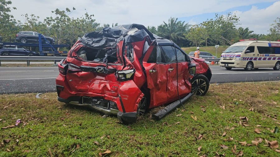 Initial investigations revealed that the accident happened when the trailer driven by a 39-year-old man lost control before ramming into the Perodua Ativa driven by Mohamad Shahizwan Abd Hamid, who was with his wife Nurmadiha Nisa Suhaimi, and their two sons along with the victim. - Pic courtesy of police