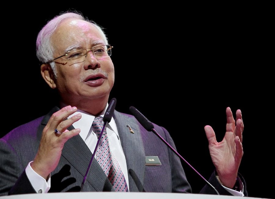 (File pix) Prime Minister Datuk Seri Najib Razak said Pakatan Harapan’s Alternative 2018 Budget would deplete government finances if implemented. Pix by Aizuddin Saad