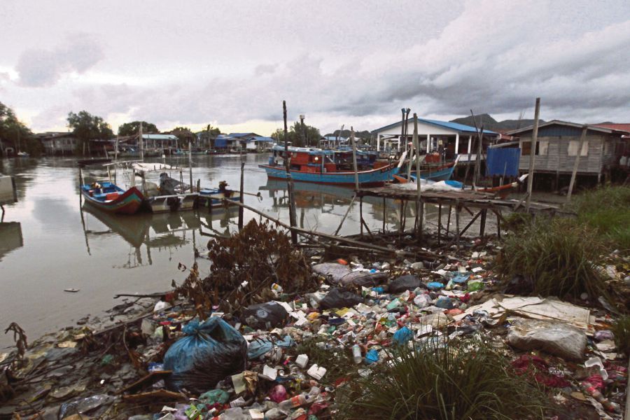 Sungai Perlis filled with rubbish | New Straits Times | Malaysia ...