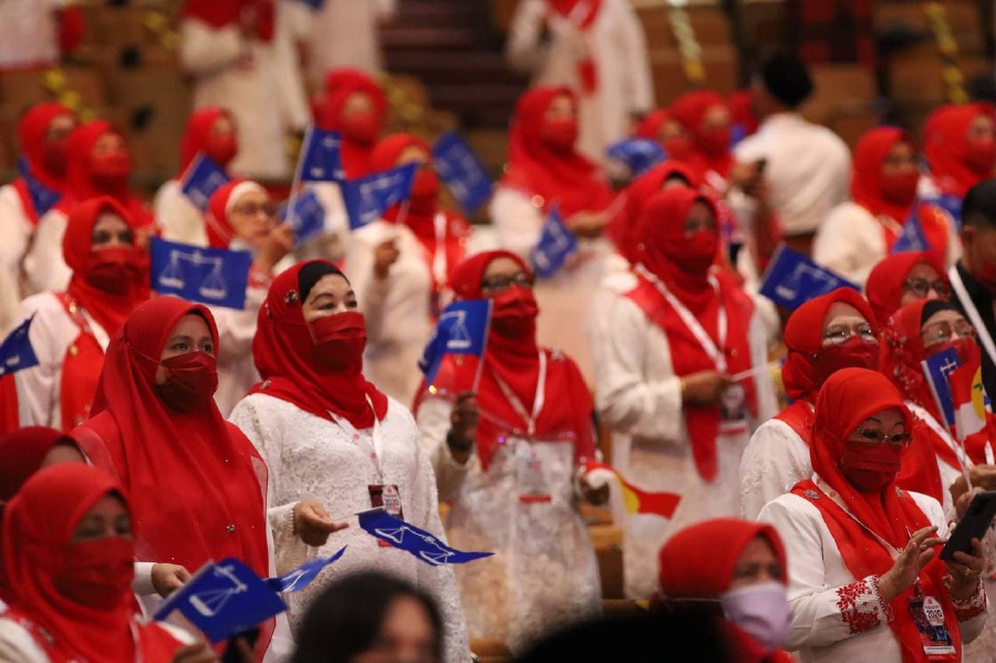 Umno secretary-general Datuk Seri Ahmad Maslan yesterday announced that the Umno Supreme Council had decided the move in recognition of roles played by women and in being the backbone of the party. - Courtesy pic