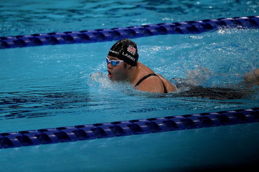 Paralympics brenda anellia larry Swimming