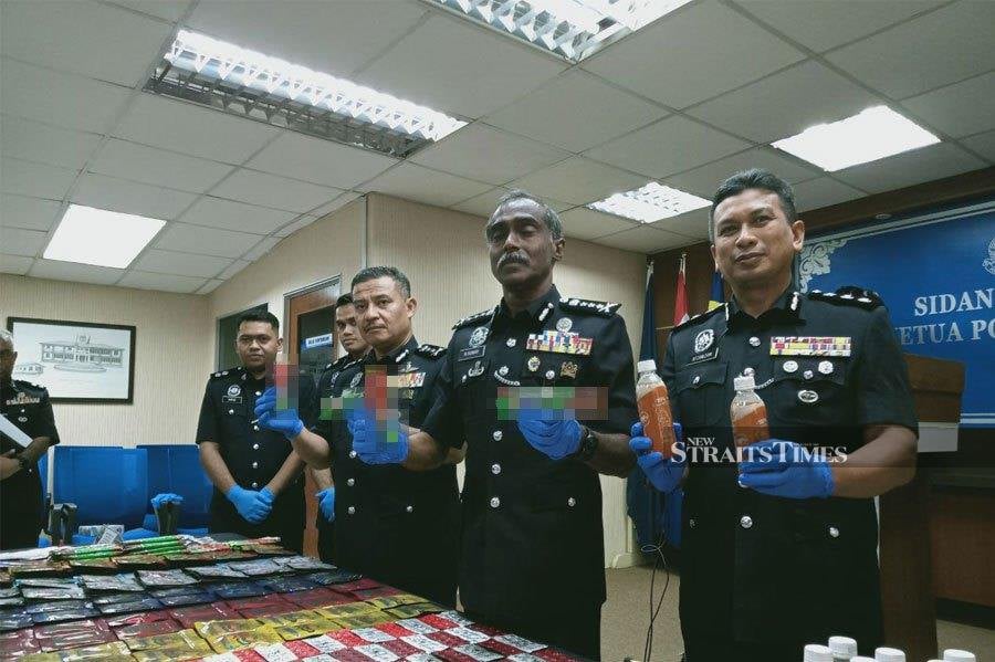 Johor police seized almost RM2.4 million worth of drugs in a raid on a house in Taman Pelangi, here, on Wednesday. NSTP/OMAR AHMAD