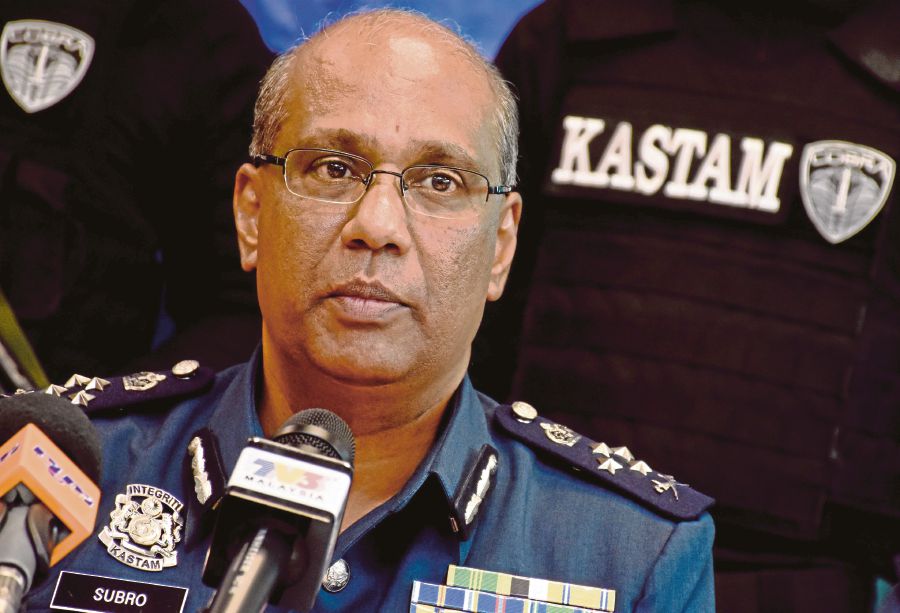 Customs Department director-general Datuk Seri Subromaniam Tholasy says since April this year, the department started implementing the Demerit Point System, which enables the department to monitor the compliance of forwarding agents in the country. File p[ic by MOHD ASRI SAIFUDDIN MAMAT.