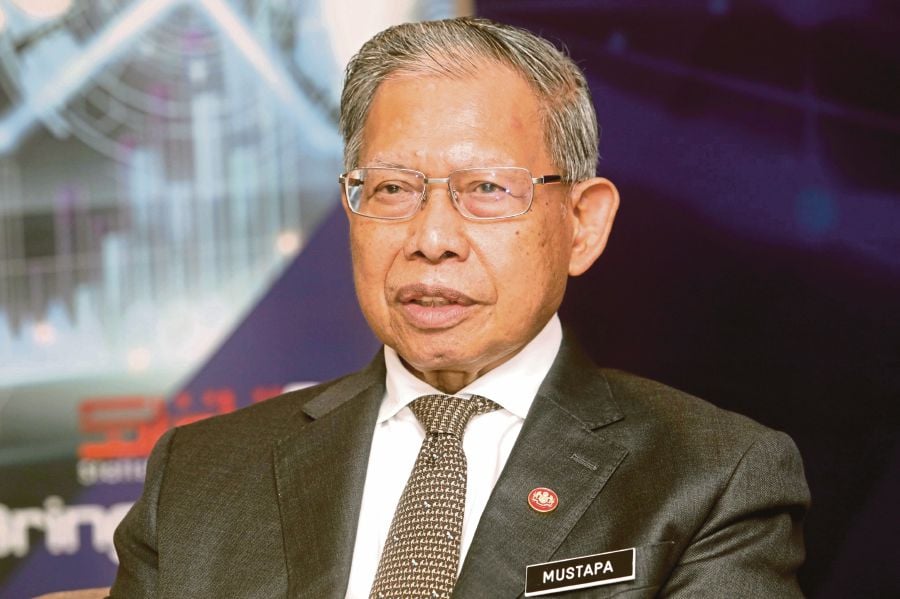 Mustapa said the announcement on June 24 by Prime Minister Datuk Seri Ismail Sabri Yaakob of no increase in the water and electricity tariffs, and the chicken price not being floated showed the government’s caring side and commitment to maintaining the subsidies. (NSTP/MOHD FADLI HAMZAH)