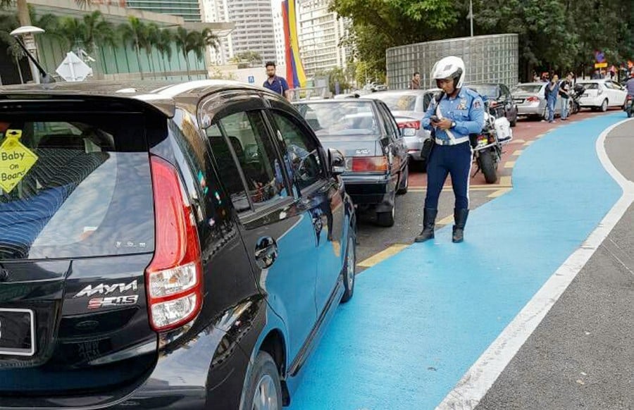 The Kuala Lumpur City Hall (DBKL) will enforce new compound rates for traffic offences under the Road Transport Act 1987 and its subsidiary legislation starting Monday (July 1). FILE PIC, FOR ILLUSTRATIOn PURPOSE ONLY.