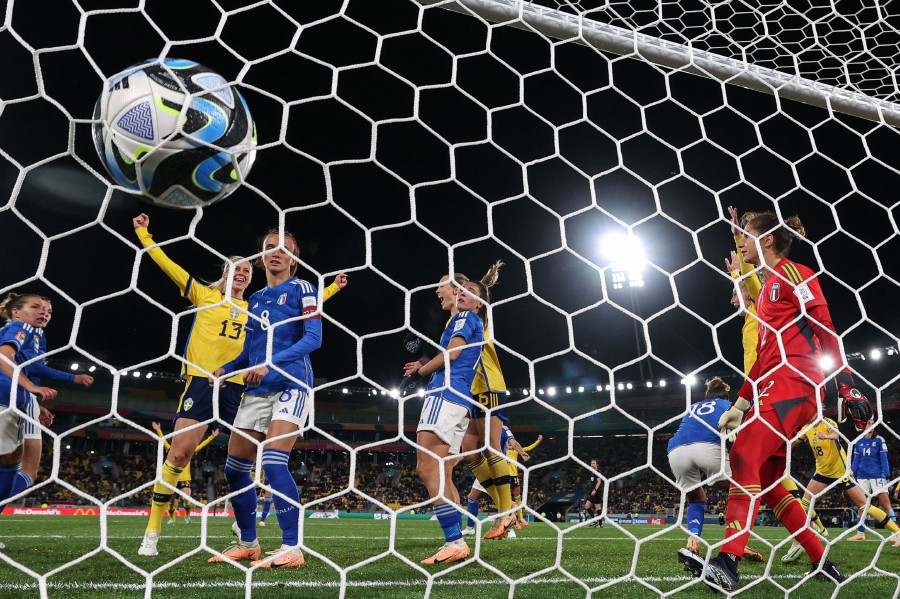 Amanda Ilestedt's late goal gives Sweden 2-1 win over South Africa