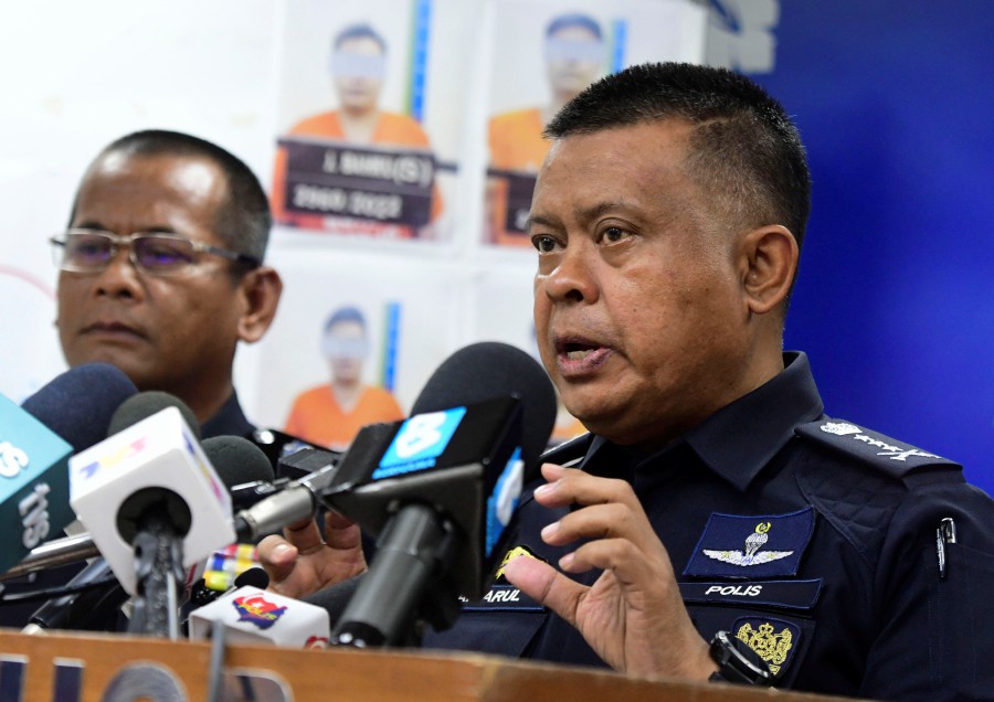 Five nabbed over alleged involvement in online gambling racket | New ...