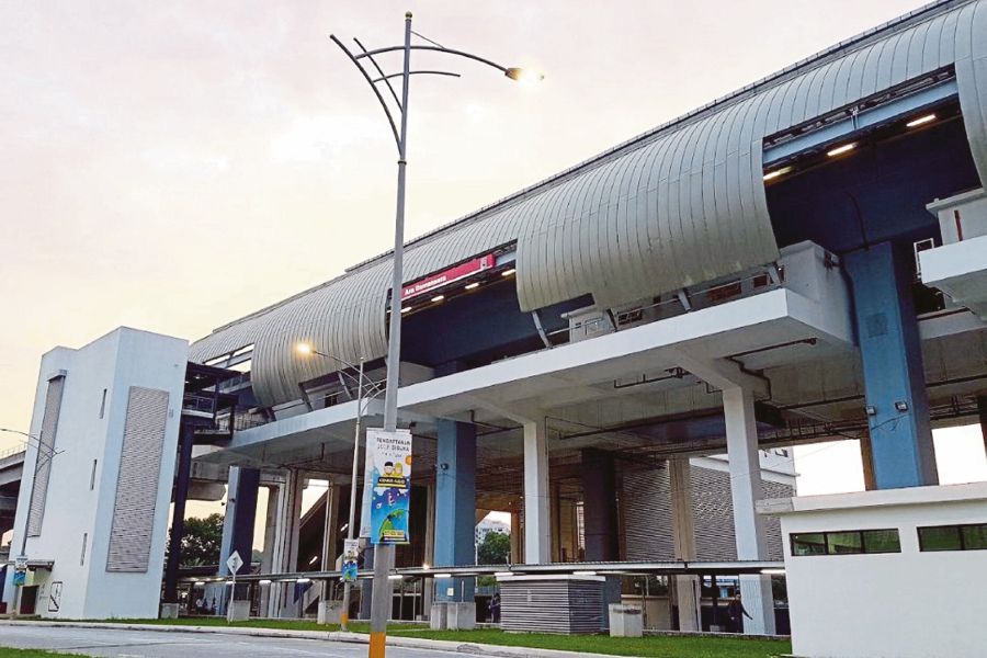 Maintenance work of one of two elevators at the Ara Damansara Light Rail Transit station has caused inconvenience to commuters, especially senior citizens and the disabled. 