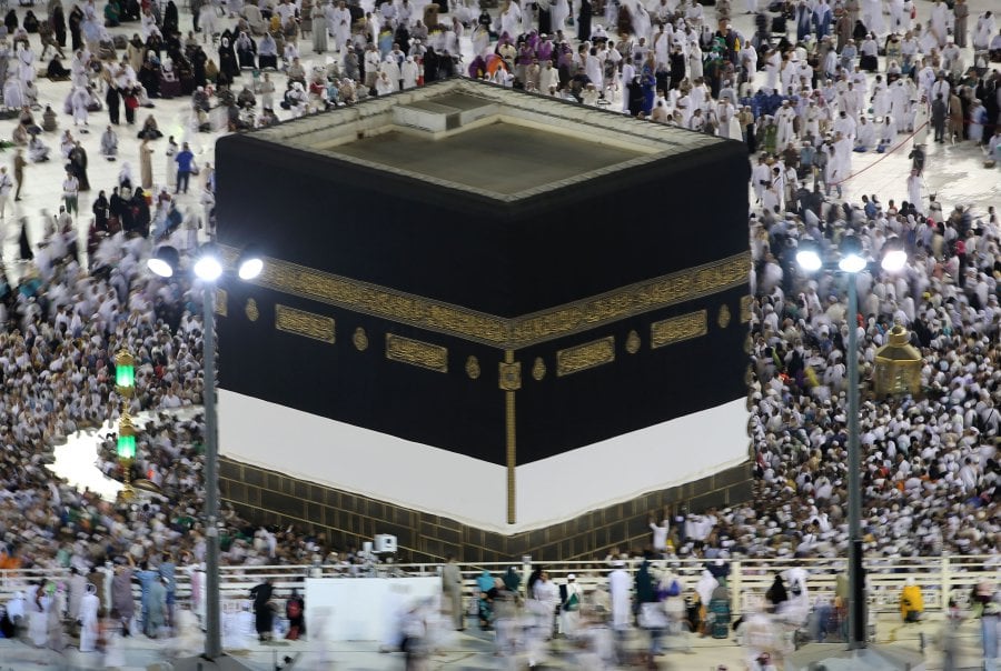 Two million pilgrims converge on Mecca for the hajj | New Straits Times ...