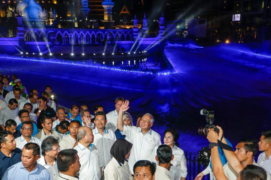 Najib Launches River Of Life Blue Pool Projects