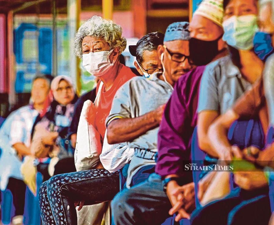 The Social Protection Contributor Advisory Association Malaysia (SPCAAM) has called on the government to waive income tax for B40 and M40 earners who are working past the age of 60. - NSTP/AZRUL EDHAM