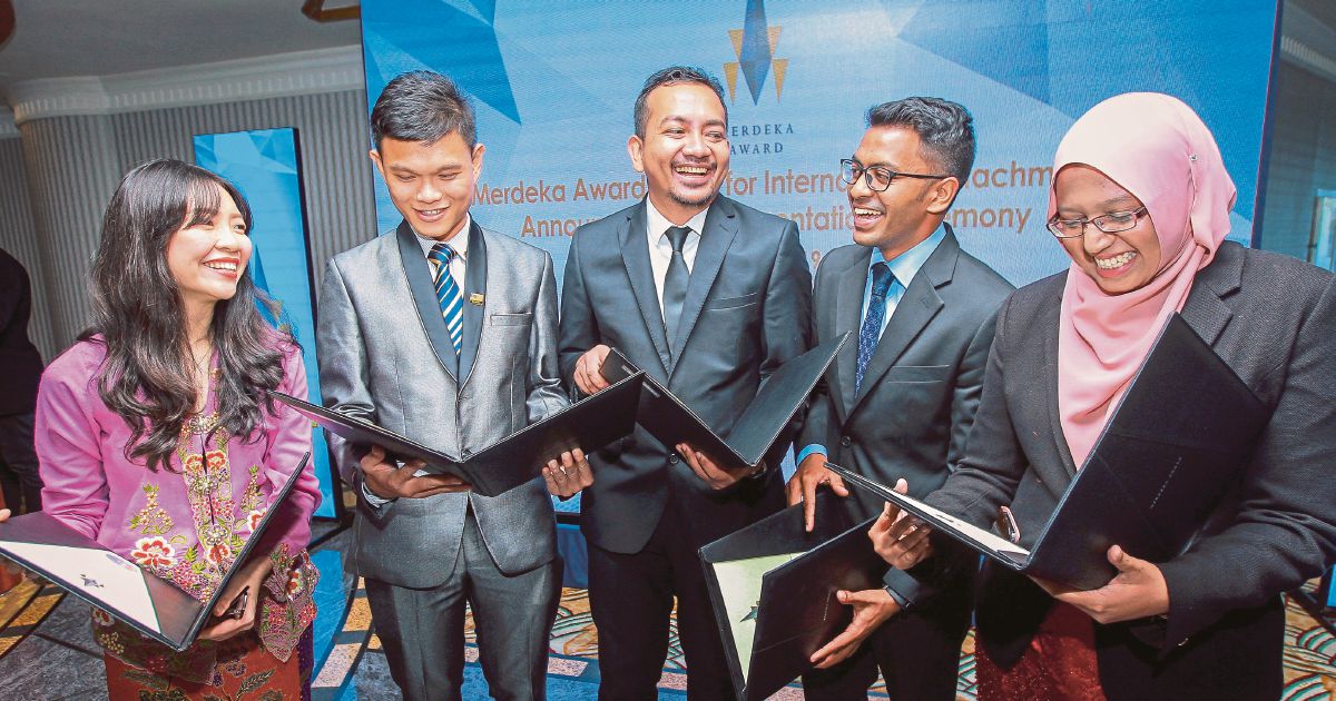 Five young Msians win Merdeka Award Grant