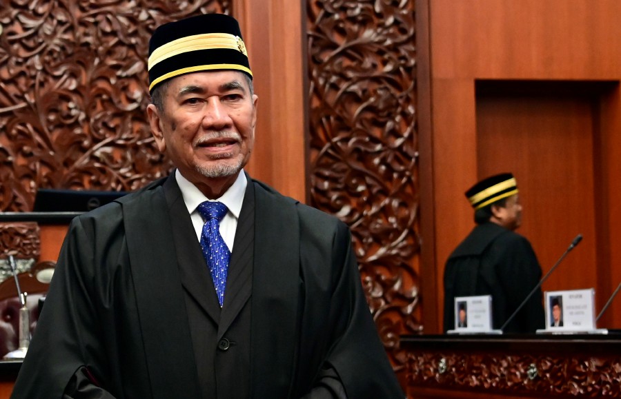 Senate president Tan Sri Dr Wan Junaidi Tuanku Jaafar said the government is planning to reintroduce the Parliamentary Service Act and the Houses of Parliament (Privileges and Powers) Act soon. - BERNAMA Pic