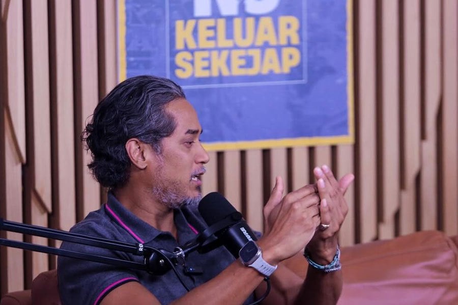 Former Umno leader Khairy Jamaluddin has hit out at people who said the Malaysia should not have ejected academician Bruce Gilley. PIC CREDIT TO KELUAR SEKEJAP