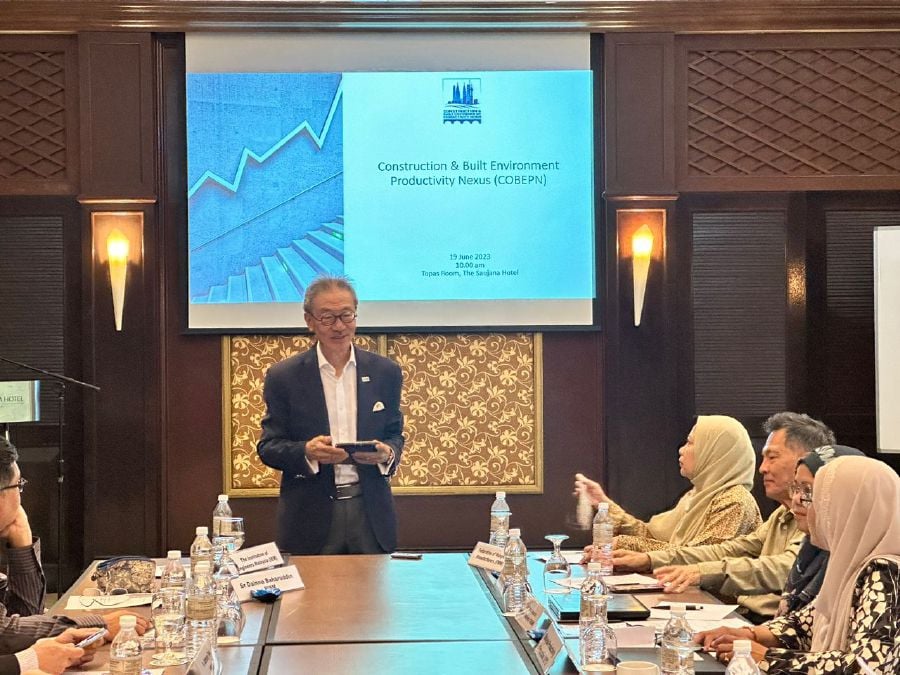 Datuk Seri Dr Michael K.C. Yam sharing his insights during the Nexus Productivity Champions Engagement 2023.