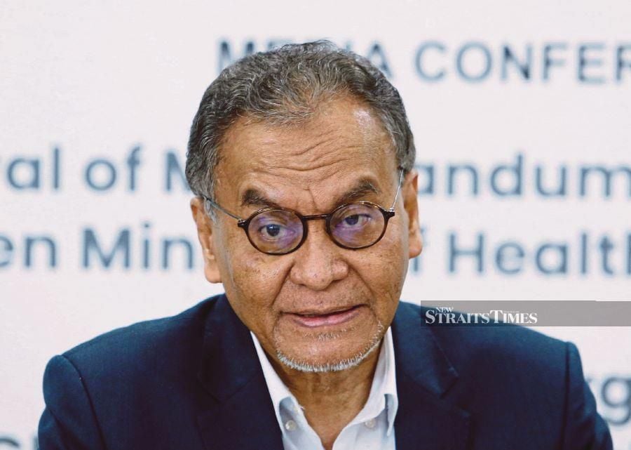 Health Minister Datuk Seri Dr Dzulkefly Ahmad will present a solution to the problem of graduates from a programme not listed in the National Specialist Register. NSTP Pic