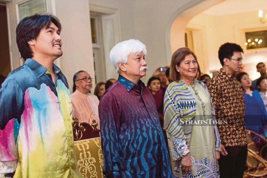 Tuanku Muhriz Tuanku Munawir and his family at the launch of the Jalan Merdeka Exhibition at Carcosa Seri Negara on Aug 31, 2017.