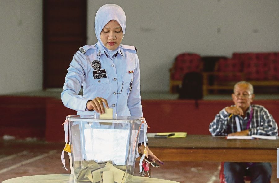 Women constitute around 51 per cent of Malaysia’s 14,968,304 registered voters.