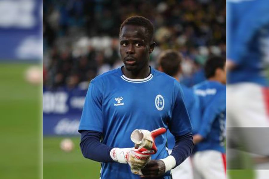 Goalkeeper Cheikh Kane Sarr, 23, was sent off in the 84th minute after remonstrating with one supporter behind his goal and his team decided not to keep playing, eventually walking off, with the game then postponed. AFP PIC