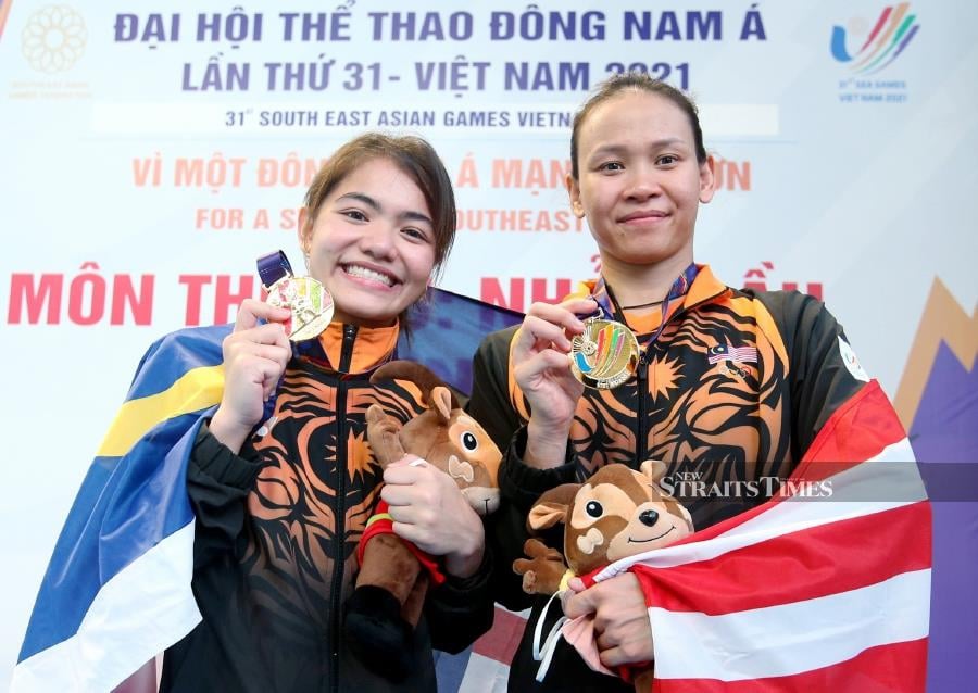 Divers Pandelela Rinong and Nur Dhabitah Sabri were axed from the elite Road to Gold (RTG) programme today. NSTP/EIZAIRI SHAMSUDIN