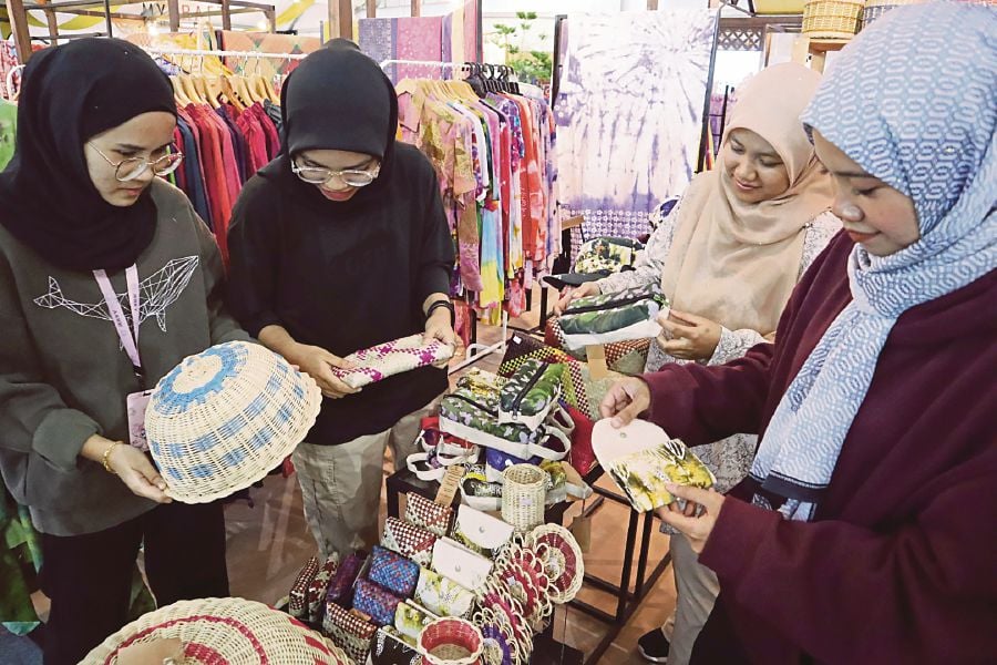 Kraftangan Malaysia is empowering diverse communities to generate income through craft enterprises.