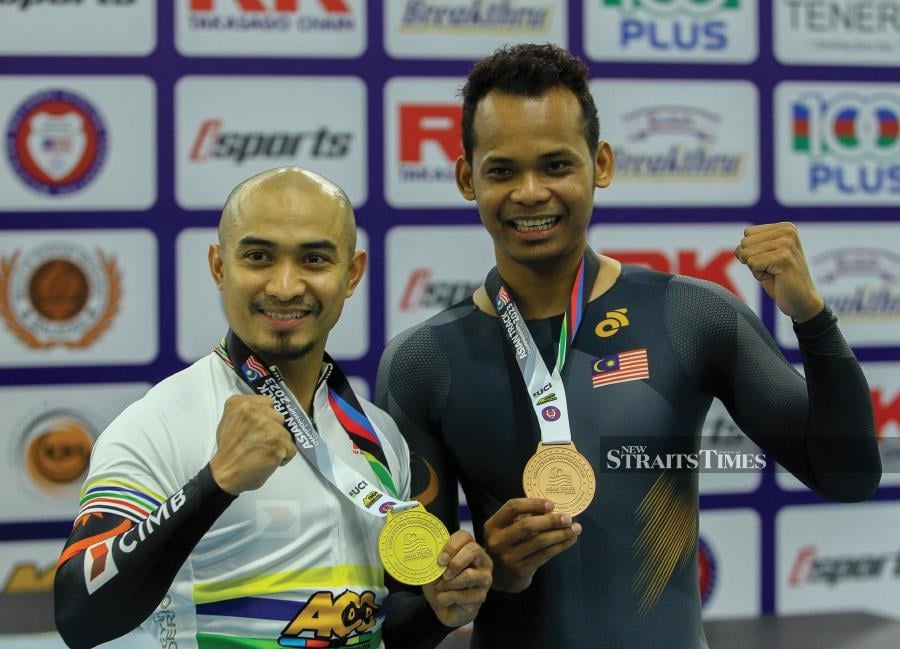 Three national track cyclists led by Datuk Mohd Azizulhasni Awang have unofficially qualified for the Paris Olympic Games in the sprint and keirin events.- NSTP/AZRUL EDHAM