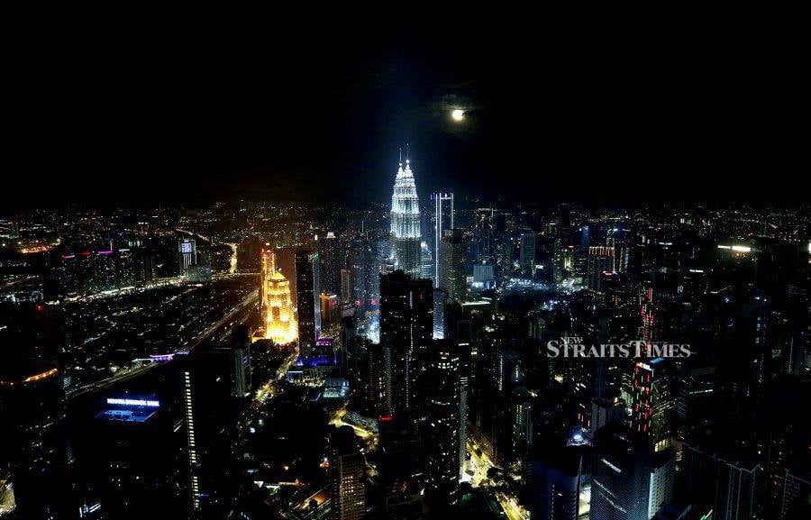 Kuala Lumpur was ranked 18 in the Britons Ranking’s top cities in the world survey. - NSTP file pic