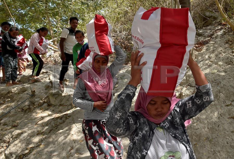 Foreign Aid Gathers Pace For Indonesias Desperate Quake Survivors New Straits Times