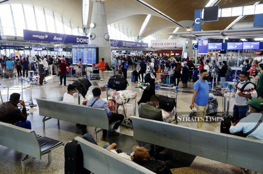 The China Embassy in Malaysia today announced that the 15-day visa-free policy will be in effect for a full year. - NSTP file pic