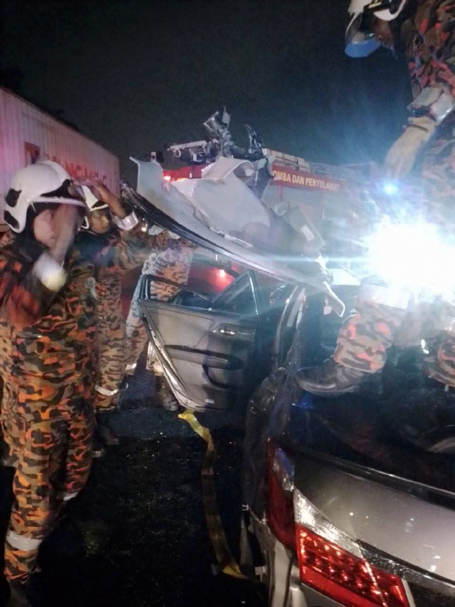 Two drivers and a passenger, aged between 40 and 70, were killed on the spot, while another driver and the trailer driver, both in their 30s, sustained severe injuries and were rushed to Sultan Ismail Hospital.- Courtesy pic (Bomba)