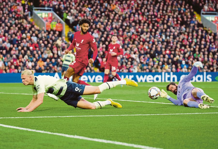 Man City back in groove, Liverpool rule Merseyside