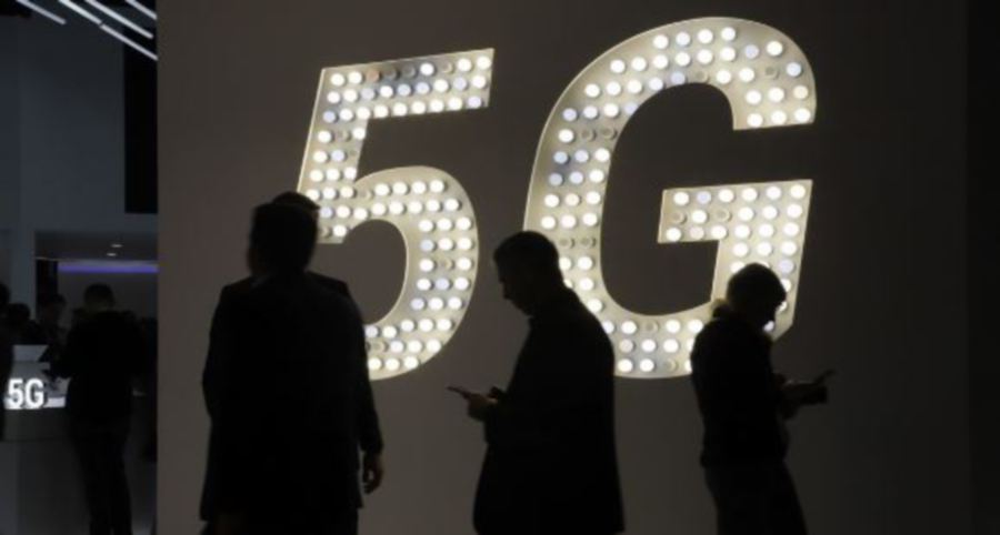 Telekom Malaysia Bhd and YTL Corp Bhd’s early 5G offers may not be a threat to the incumbent “Big 3” yet, analysts said.
