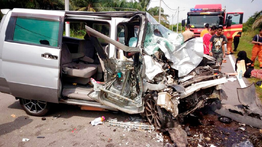 A two-year old girl and her mother were among three people who were killed in an accident between a multi purpose vehicle (MPV) and a four wheel drive ferrying workers, here today. (Pix courtesy of police)