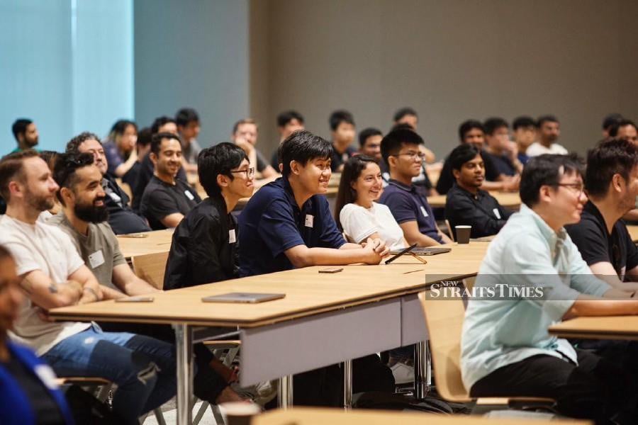 The Apple Developer Centre Singapore will offer a range of activities for developers to hone their skills and transform the design, quality, and performance of their apps across iOS, iPadOS, macOS, tvOS, visionOS, and watchOS. Pic by Apple
