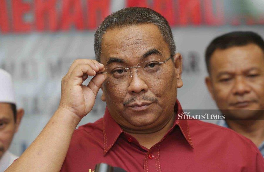 Kedah Menteri Besar Datuk Seri Muhammad Sanusi Md Nor was accused of committing both offences at Simpang 4, Taman Selayang Mutiara-Kampung Bendahara, Gombak near here at 11 pm on July 11. - NSTP file pic